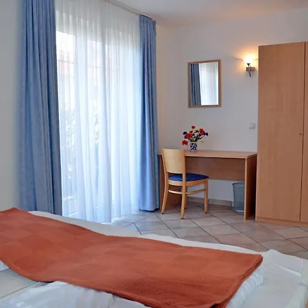 An Den Boddenwiesen - Hinnen * Glowe